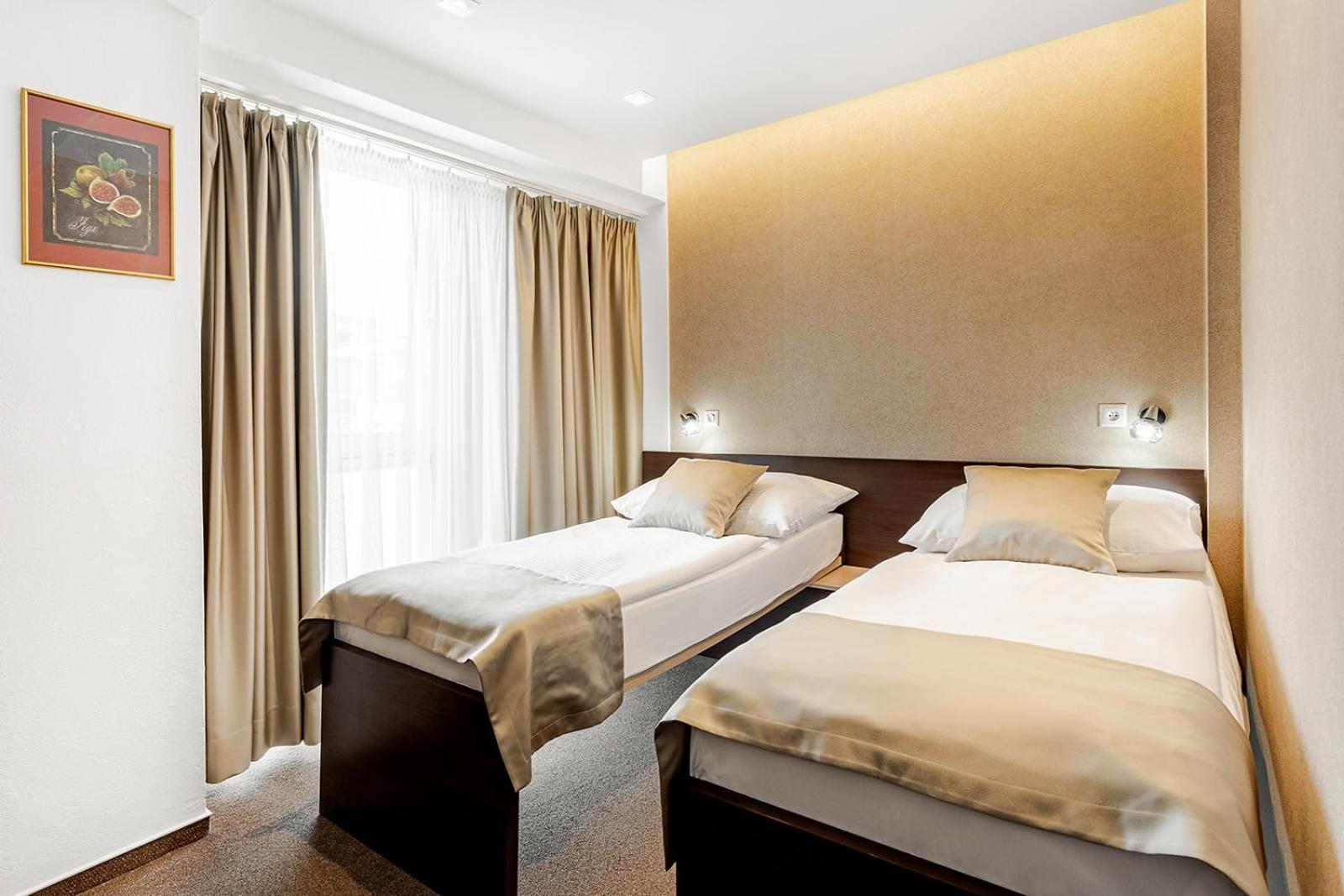 Hotel Saris Bardejov Ngoại thất bức ảnh
