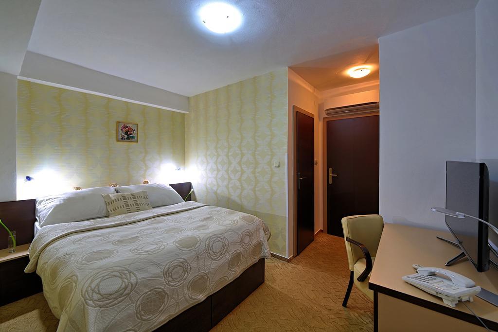 Hotel Saris Bardejov Ngoại thất bức ảnh
